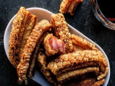 Chicharrones: Cortezas de Jamón Serrano fritas.